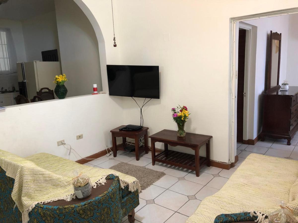 Goldenview Guesthouse Очо-Риос Экстерьер фото