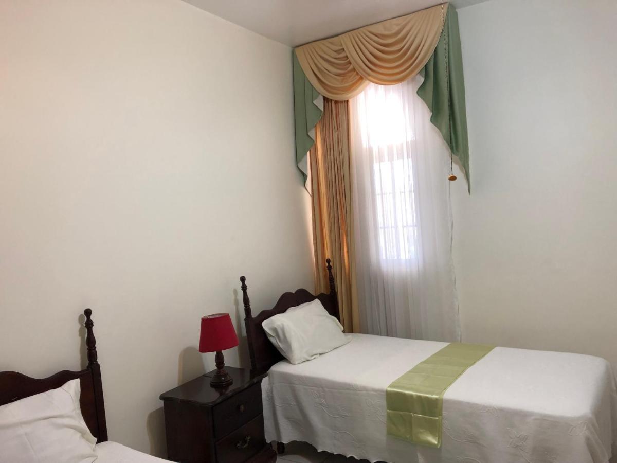 Goldenview Guesthouse Очо-Риос Экстерьер фото